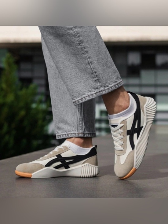 FLORA Shoes - Casual Athletic Sneakers in Beige and Black - Lightweight Comfort
